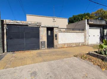 Casa · 122m² · 6 Ambientes · 1 Cochera · Oportunidad Renta Dos Casas en Una Misma Propiedad