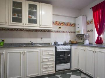 Departamento · 72m² · 4 Ambientes · Venta Departamento Tres Dorm., con Balcon