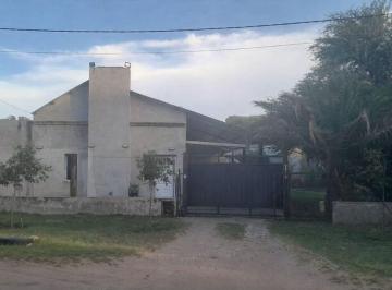 Casa · 282m² · 5 Ambientes · Casa Quinta en Madre María 2725