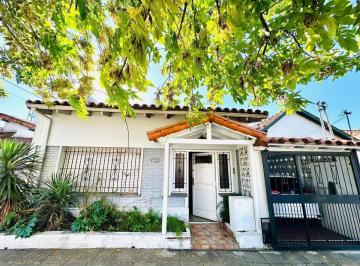 Casa · 160m² · 4 Ambientes · 1 Cochera · Venta Casa 4 Ambientes Ituzaingo Centro