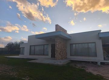 Casa · 250m² · 8 Ambientes · 3 Cocheras · Casa Quinta Coquimbito Maipu 4000 m² Apto Credito