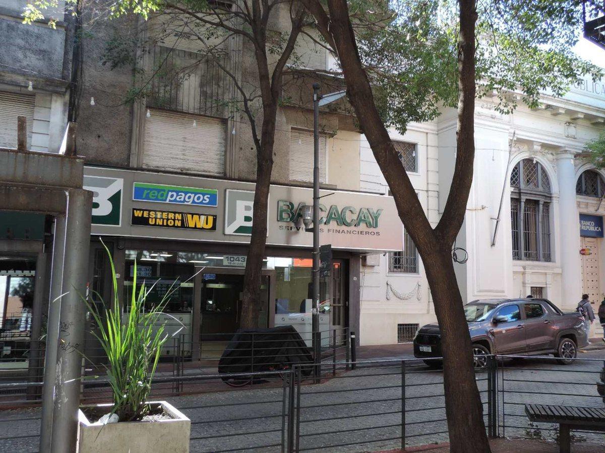 Calle 18 de Julio 1000