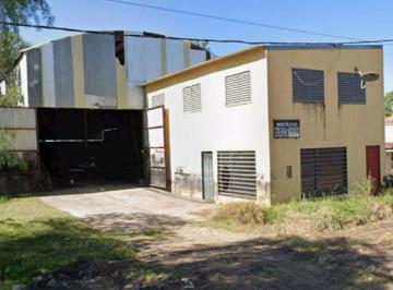 Bodega-Galpón · 418m² · Galpón + Oficina + Dpto Independiente. Parana.
