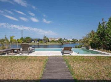 Casa · 206m² · 5 Ambientes · 1 Cochera · Casa a La Laguna en San Gabriel, Villanueva, Tigre
