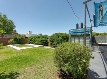 Casa · 116m² · 3 Ambientes · 1 Cochera · Venta Casa de Dos Dorm. y Pileta en Ibarlucea