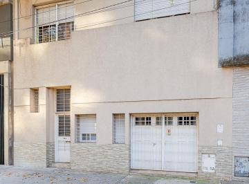 Casa · 186m² · 6 Ambientes · 1 Cochera · Venta Casa de 5 Dorm. con Cochera en Rosario