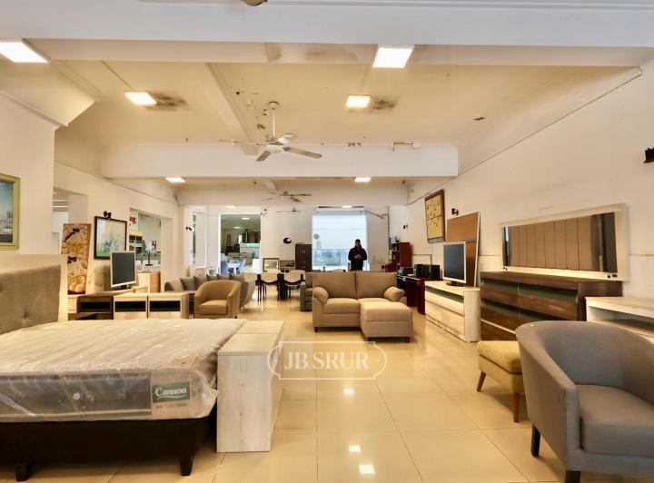 Local comercial · 900m²