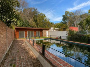Casa · 207m² · 7 Ambientes · 2 Cocheras · Casa en Venta 5 Dorm - Parque y Pileta - Calle 27 Entre 462 y 463 - City Bell - La Plata