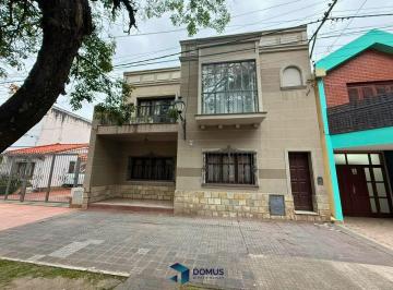 Casa · 240m² · 4 Dormitorios · Venta Casa Avda. Belgrano Al 1700 - Macrocentro Salta