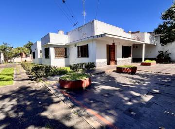 Casa · 300m² · 6 Ambientes · Casa en Crisostomo Alvarez Al 2500, Sm de Tucumán
