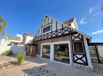 Local comercial · 349m² · ¡Venta! Hermosa Casona Apta Local Comercial/gastronomico en El Cerro de Las Rosas