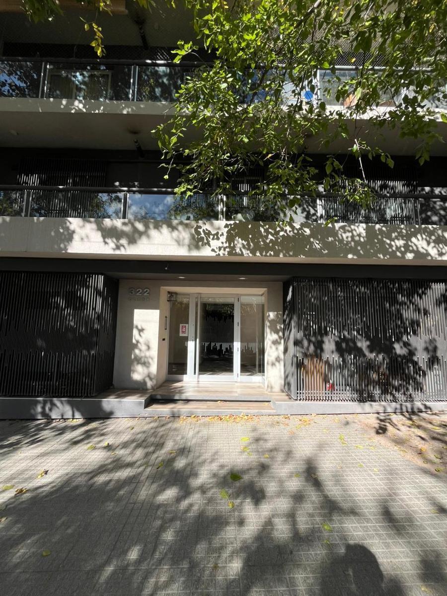Clark 322. Piso 2 Dto 3. Ciudad.