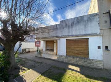 Casa · 150m² · 4 Ambientes · 1 Cochera · Casa en Centa de 150 m² en San Carlos