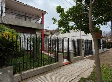 Casa · 262m² · 5 Ambientes · 1 Cochera · ¡Casa en Barrio Paraiso a Pocas Cuadras del Rio!