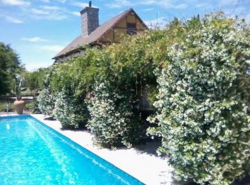 Quinta vacacional · 410m² · 6 Ambientes · 2 Cocheras · Venta Campo 26,5 Ha con Casa 6 Ambientes con Casa de Huespedes Castelli Bs As