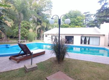 Quinta vacacional · 260m² · 3 Ambientes · 1 Cochera · Venta Casa Quinta 5 Ambientes Renovada Completamente Parque Pileta Moreno