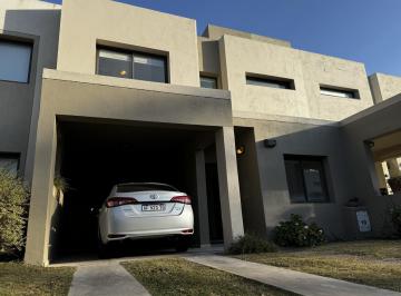 Casa · 160m² · 5 Ambientes · 2 Cocheras · Alquiler | Casa | Zona Norte | Housing Rosas del Cerro Village | Seguridad 24 Hs