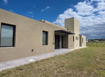 Casa en Venta de 2 ambientes Puerto del Águila · En Venta, Casa de Categoria en Puerto del Aguila