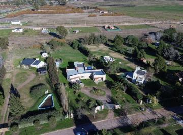 Casa Venta 5421m² de 5 ambientes · Venta Casa Moderna de Una Planta con Parque Gigante en Barrio Los Muñecos