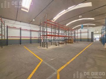 Bodega-Galpón · 429m² · 2 Cocheras · Deposito en Alquiler 439 m², Predio con Seguridad, Olivos Vicente Lopez