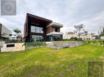 Casa · 500m² · 5 Ambientes · 2 Cocheras · Casa - El Yacht