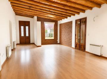 Casa de 6 ambientes, Mayor Drummond · Casa en Venta, Luján de Cuyo, Mendoza.