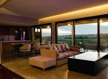 Casa · 205m² · 4 Ambientes · Casa en Venta 4 Amb, El Naudir Etapa 1