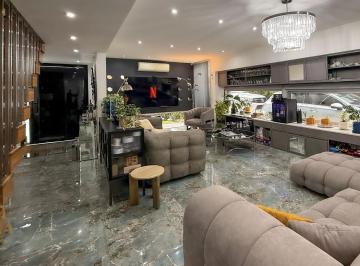 Casa · 220m² · 6 Ambientes · 4 Cocheras · Venta Casa 5 Ambientes en Nuevo Quilmes con Pileta