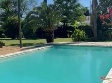 Casa · 5200m² · 4 Dormitorios · 10 Cocheras · Venta de Quinta de 5.000 Mtrs Sobre Ruta 8 Pilar. Zona Iae Austral.