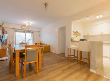 Departamento · 82m² · 3 Ambientes · 2 Dormitoriios con 2 Patios y Depend. en V. Crespo