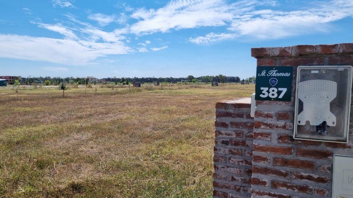 Juana de Arco 5500,  Saint Thomas Chico, Canning