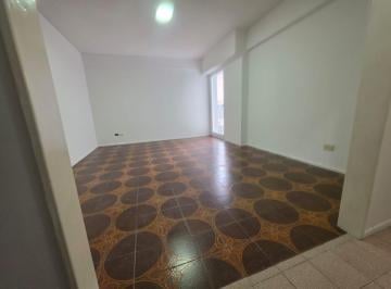 Departamento de 2 ambientes, Flores · Departamento 2 Amb. Luminoso Contrafrente Al Este