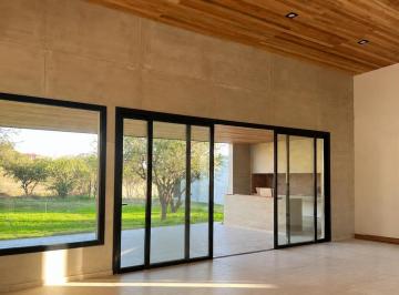 Casa de 9 ambientes, Mendiolaza · Casa a Estrenar en El Terrón | Salida Directa Al Golf y Vista a Las Sierras