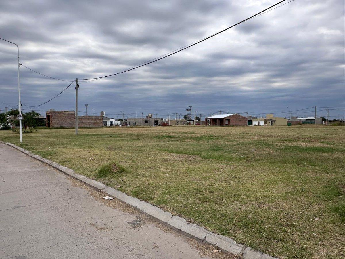 2 de Abril S/N,  Rosario, Santa Fe