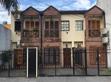 Casa · 65m² · 3 Ambientes · 1 Cochera · Dúplex 3 Ambientes en Lomas del Mirador