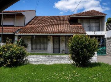 Casa · 180m² · 5 Ambientes · 1 Cochera · Venta de Casa en Barrio Bosque Alegre
