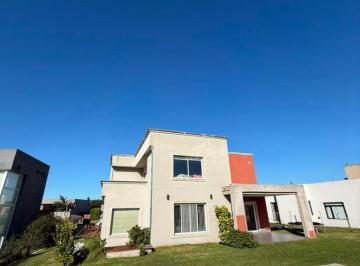 Departamento de 5 ambientes, Mar del Plata · Casa en Venta en Tierras del Mar, Mar del Plata