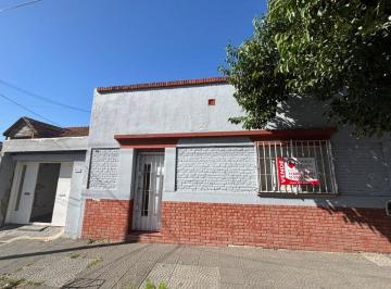 Casa de 6 ambientes, Quilmes · Casa en Venta Ideal Uso Profesional Dividido por Geodesia