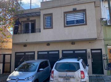 PH de 3 ambientes, Lanús · PH 3 Amb. Amplio. a Estrenar C/ Cochera.