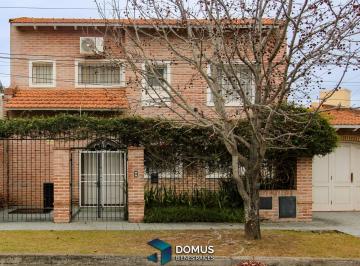 Casa · 172m² · 3 Dormitorios · 1 Cochera · Venta Casa B° Grand Bourg