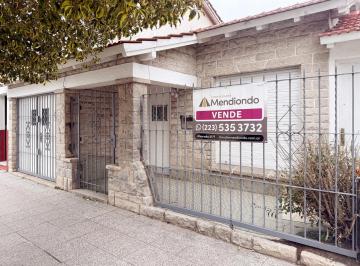 Casa · 158m² · 4 Ambientes · 1 Cochera · Casa Chalet 4 Amb con Cochera Sobre Lote Propio de 225 m² en Chauvin
