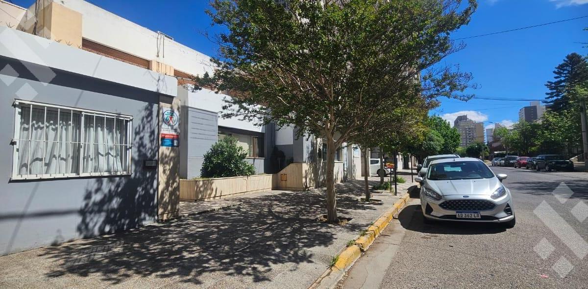Venta Casa Apto Desarrollo - Calle Sargento Cabral 36 - Neuquén Capital