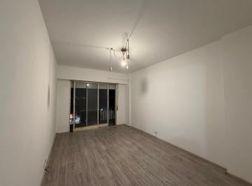 Departamento · 45m² · 2 Ambientes · Av Mitre 2507, Avellaneda!departamento de Dos Ambientes en Alquiler! Apto Mascotas