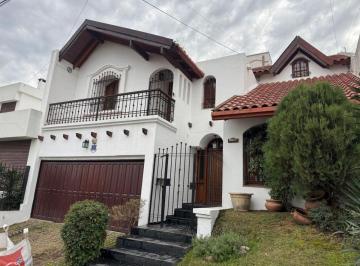 Casa de 6 ambientes, Córdoba · Alquiler - Importante Propiedad con Pileta - 3 Niveles - Subida del Cerro