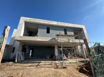 Casa · 182m² · 3 Dormitorios · 2 Cocheras · Casa Venta 3 Dorm. en Solares de Manantiales