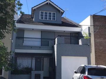 Casa · 370m² · 7 Ambientes · 1 Cochera · Casa en Venta - La Plata
