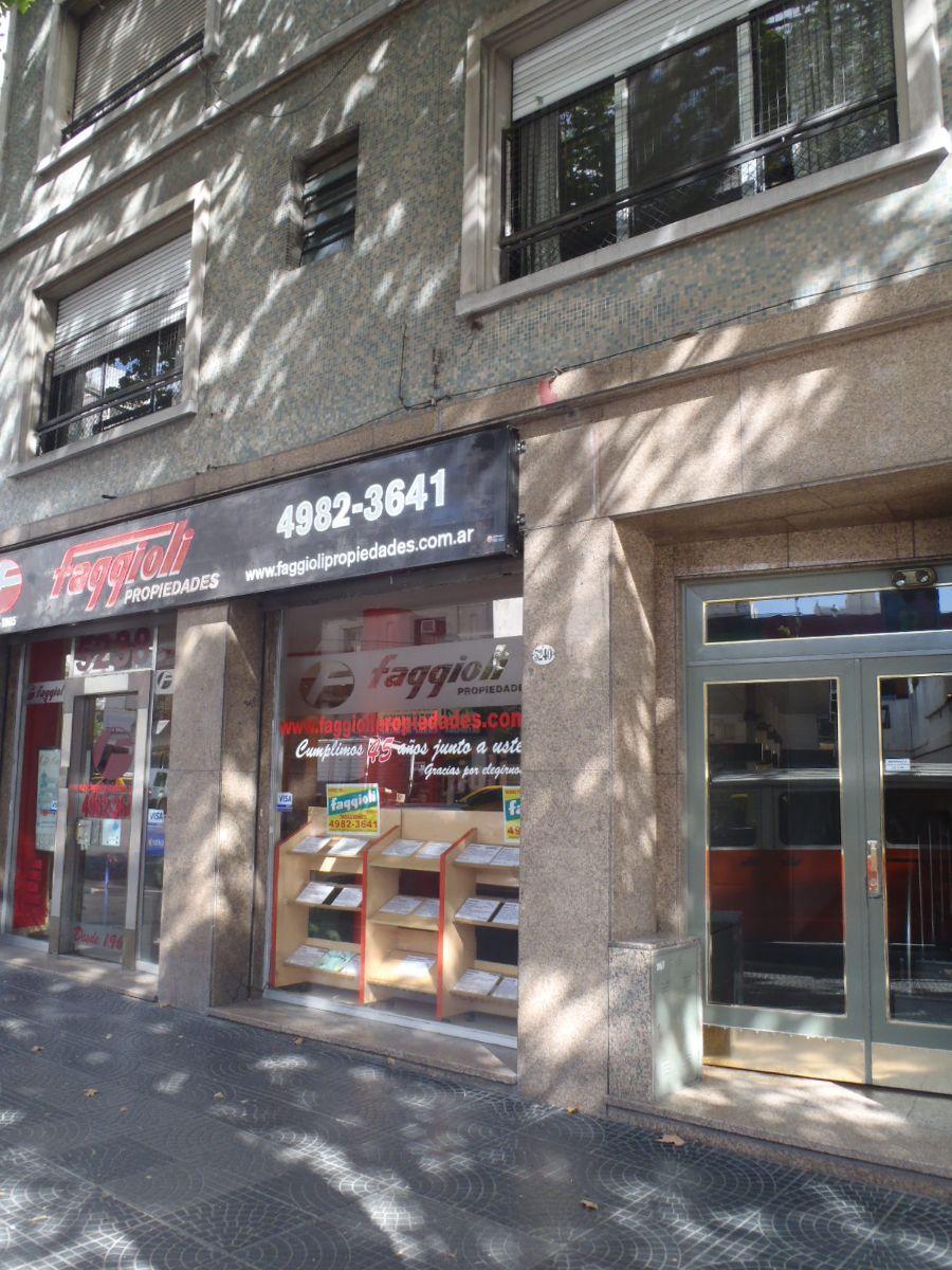 Av. Díaz Vélez 5242