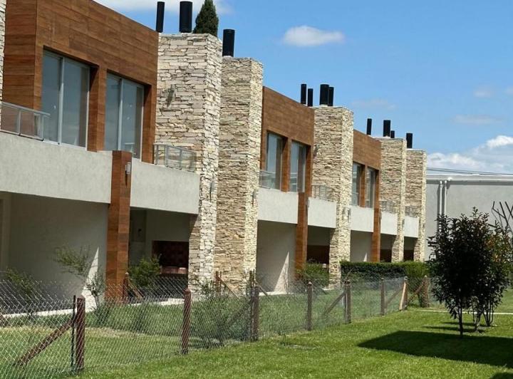 Departamento · 203m² · 4 Ambientes · 1 Cochera