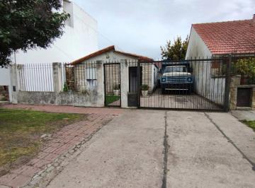 Casa · 71m² · 3 Ambientes · 2 Cocheras · Venta Casa 3 Ambientes Lindo Entorno