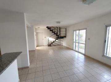 Living/comedor · Dueño Directo Casa 2 Pisos con Patio Asador y Pileta